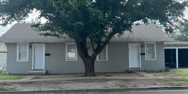 Canyon Apartment: 406 22nd St