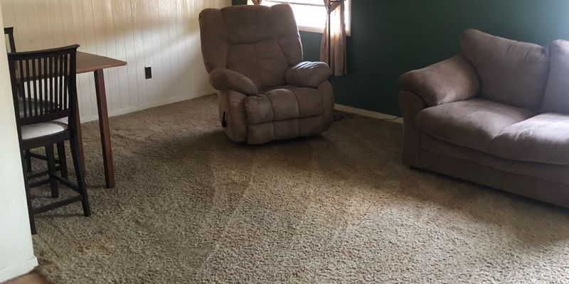 Harrisburg Apartment: 105 E Poplar St