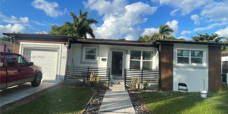 Miami House: 1451 NE 118th St