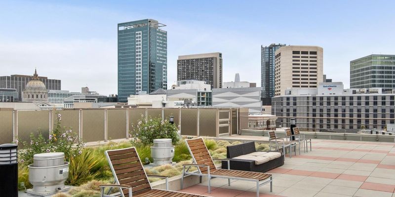 San Francisco House: 55 Page St