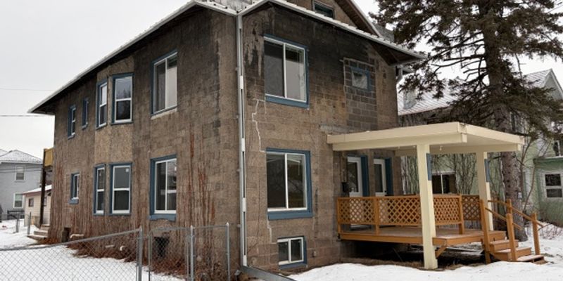 Duluth House: 1023 86th Ave W