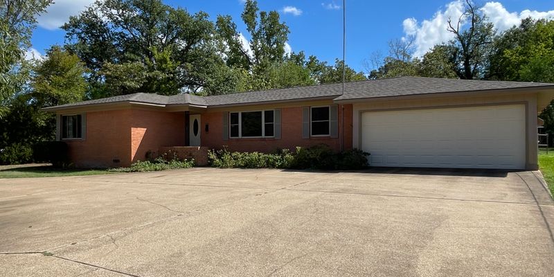 Tyler House: 2015 E 5th St