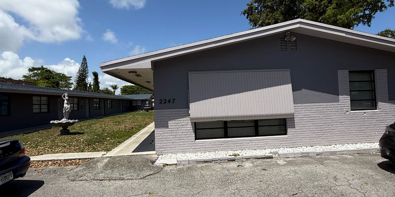 Hollywood Apartment: 2247 Taylor St