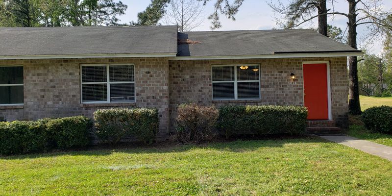 Castle Hayne House: 5438 Sidbury Road