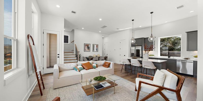 Houston House: 835 Elkhart St