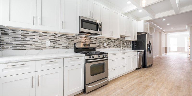 Baltimore House: 71X Dolphin St