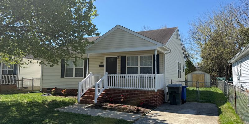 Newport News House: 357 Pine Ave