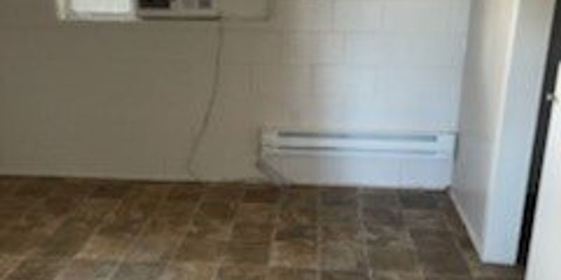 Albuquerque Apartment: 105 General Arnold Street Northeast