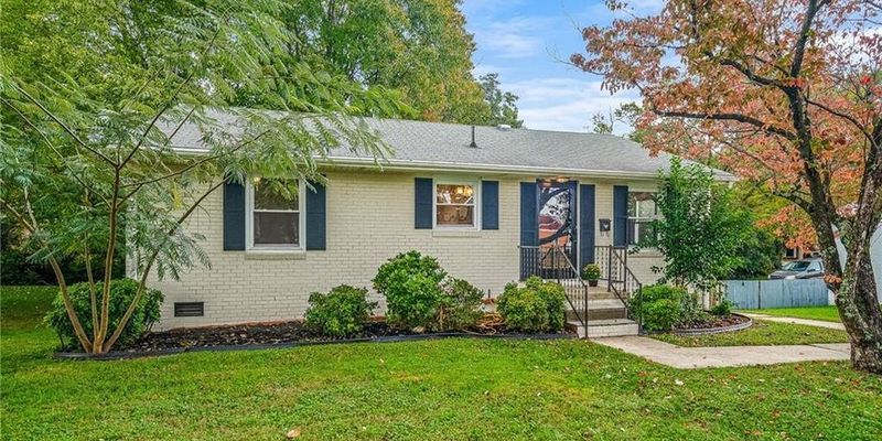 Greensboro House: 2702 Summit Ave