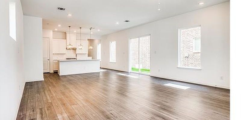 North Richland Hills House: 7557 Regal Ln