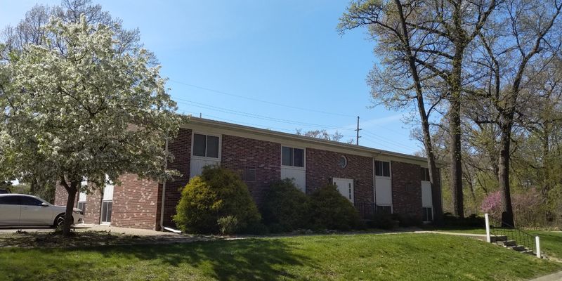 Warsaw Apartment: 601 Oak Glen Drive