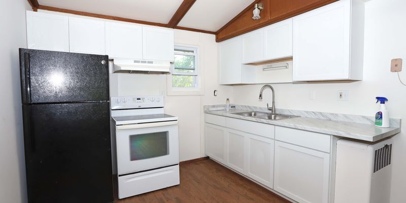 New Lisbon Apartment: 425 S Forest St