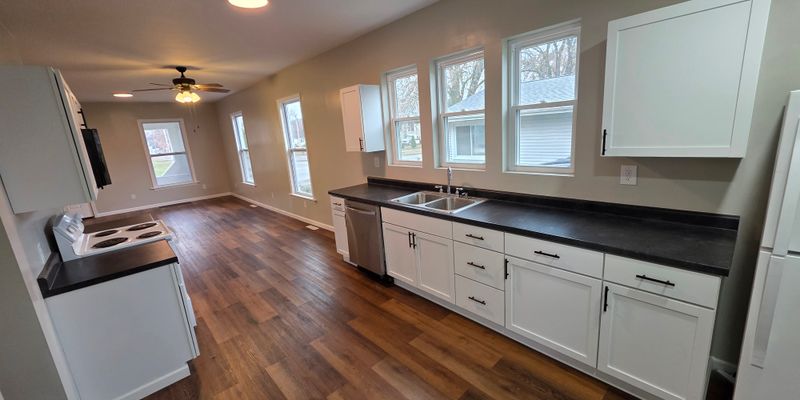 Clinton House: 311 19th Pl