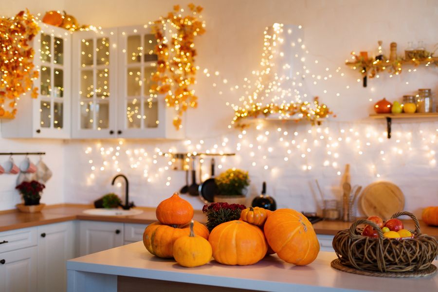 How to Decorate for Halloween While Renting