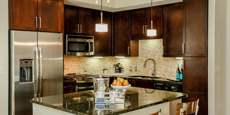 Houston Apartment: 800 Smith St