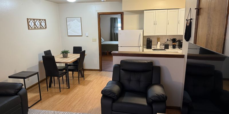 Urbana Apartment: 506 E Elm St