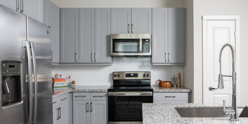 Houston Apartment: 1000 Antoine Dr