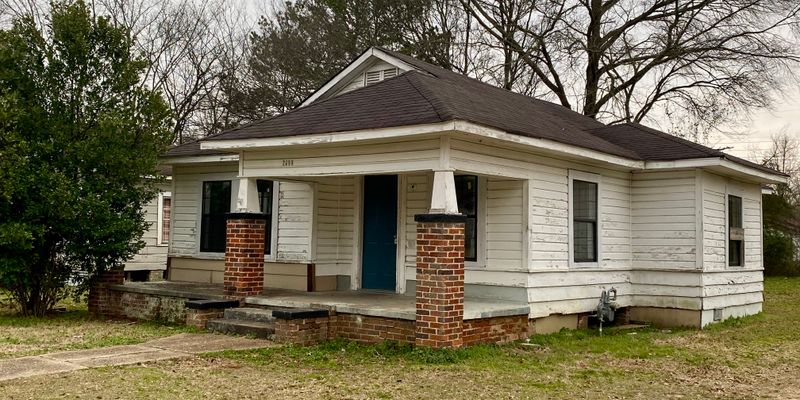 Columbus House: 2608 6th Ave N