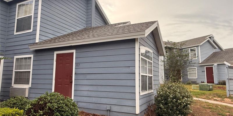 Davenport Townhome: 527 Caribbean Dr