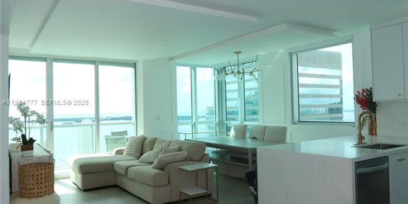 Miami Condo: 500 Brickell Ave