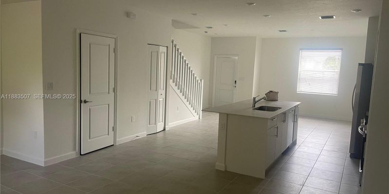 Florida City House: 204 SE 10th Ct