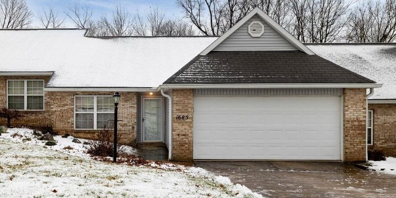 Mansfield House: 1685 Riva Ridge Dr