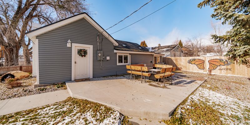 Idaho Falls House: 454 Iona St
