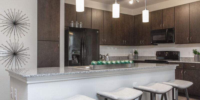 Houston Apartment: Auburn Knoll Ave
