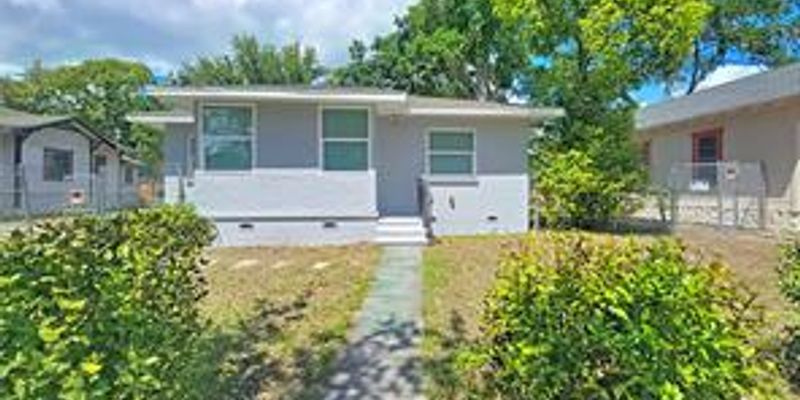 St. Petersburg House: 1035 15TH AVE S,