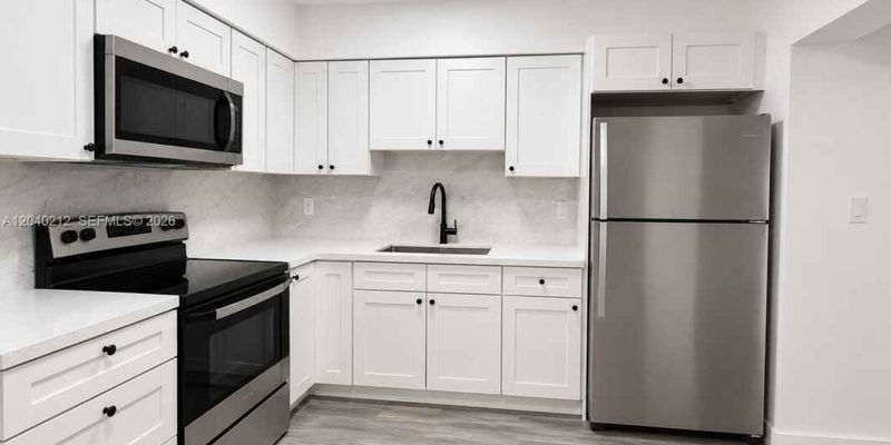 Hallandale Beach House: 730 SW 5th Ave