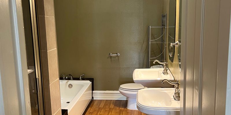 Columbus House: 1008 Milam St
