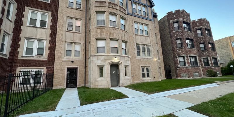 Chicago Apartment: 9136 S Bishop St
