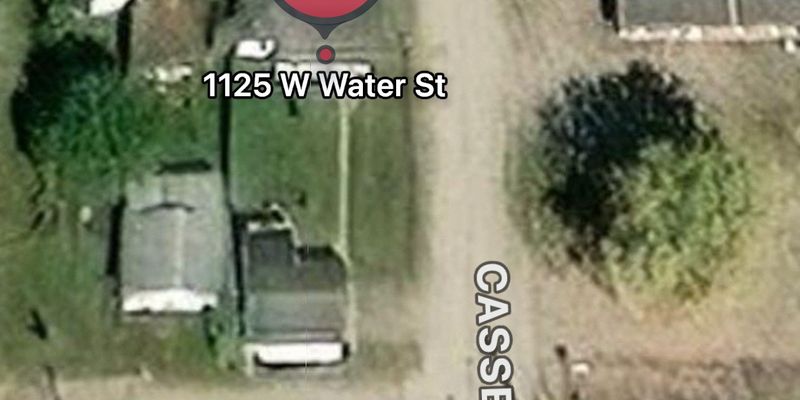 Piqua House: 1125 W Water St