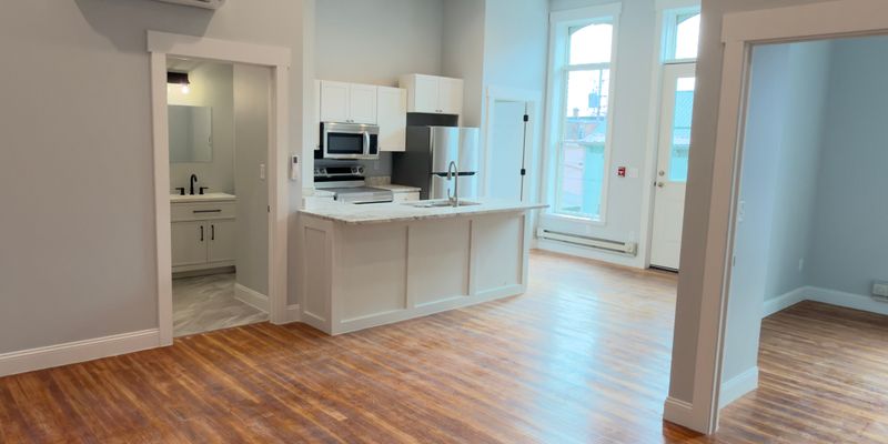 Dubuque Apartment: 1602 Central Ave