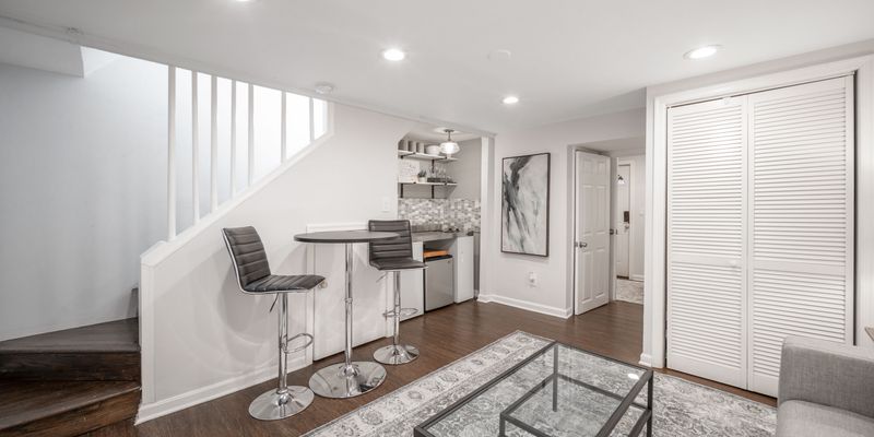 Washington House: 1615 R St SE