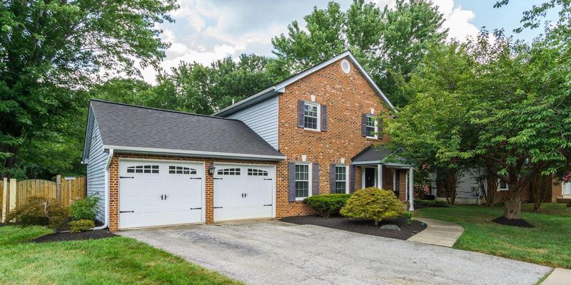 Fort Washington House: 13700 Pendleton St