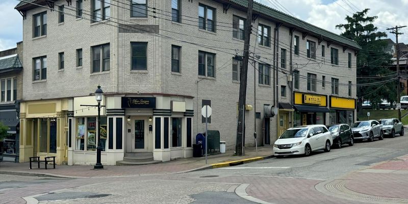 Pittsburgh Apartment: 2905 Glenmore Ave