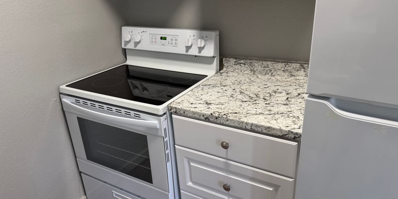 Longview Apartment: 1200 Fourth St