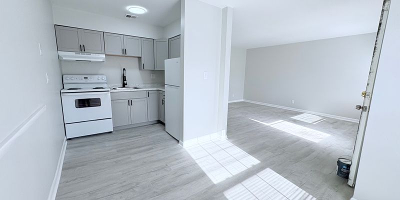 Louisville Apartment: 3700 Chateau Ln