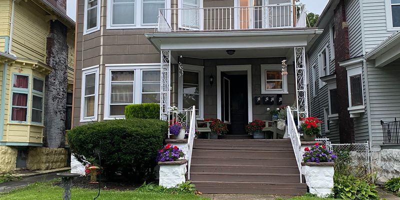 Buffalo Apartment: 126 Oxford Ave