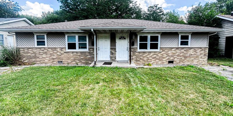 Kankakee House: 342 Tedmark Ct