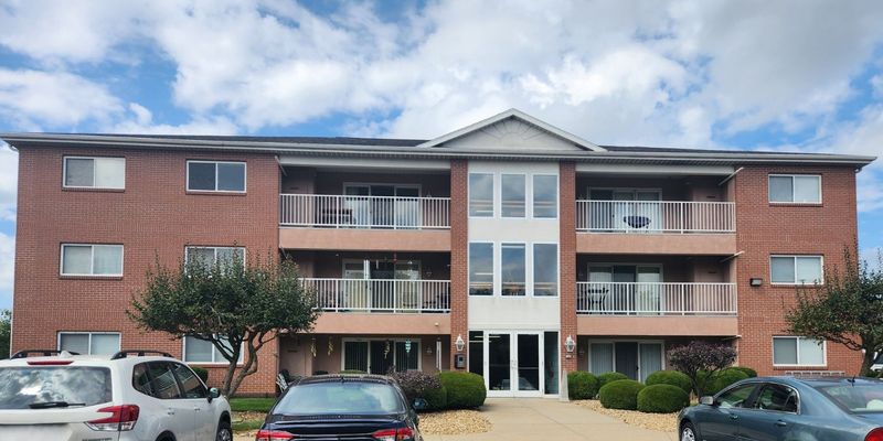 Butler Apartment: 200 Independence Ln