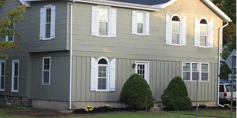 Hamburg Apartment: 122 Buffalo St