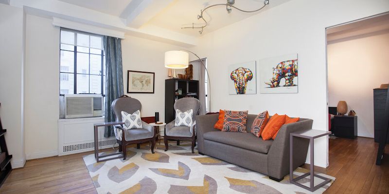 New York Apartment: 340 W 57th St