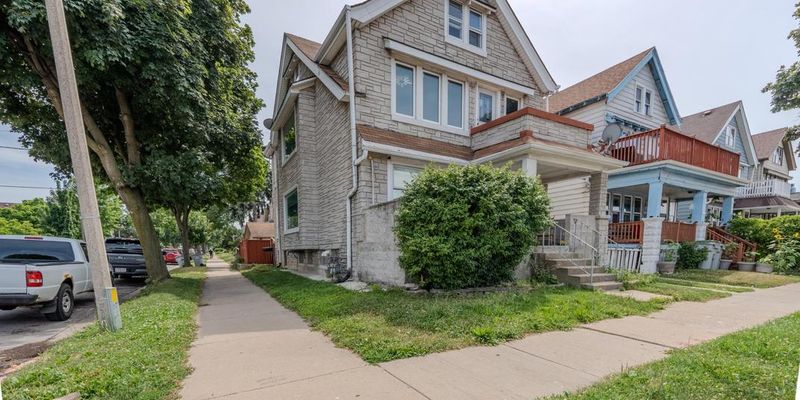 Milwaukee Apartment: 3107 S 12th St