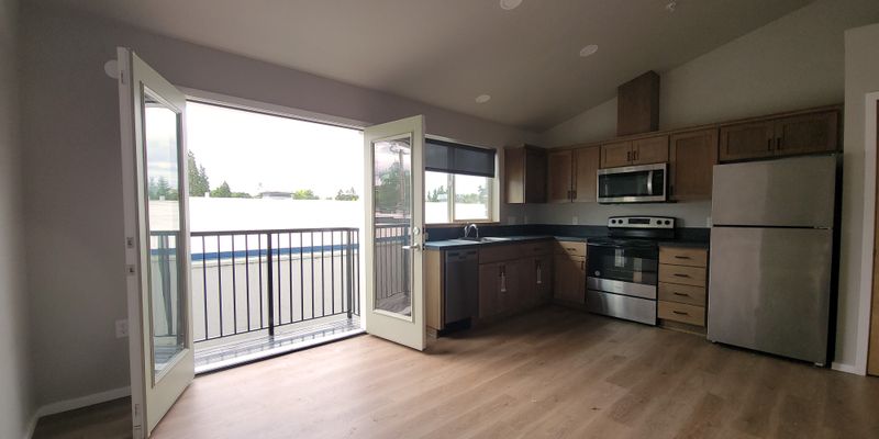 McMinnville Apartment: 110 SE Handley St