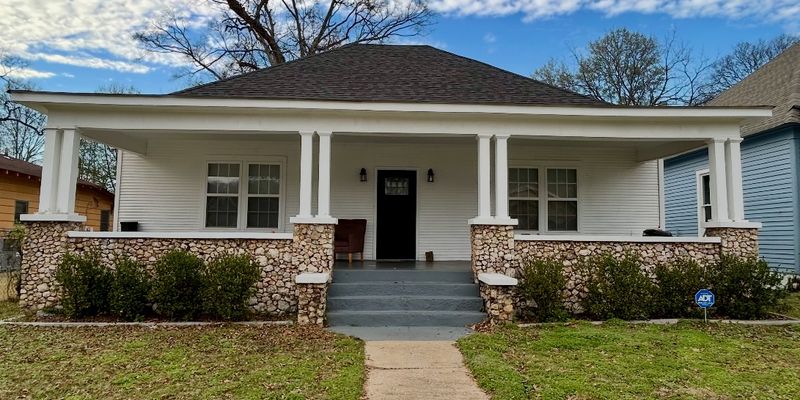 Birmingham House: 7418 Division Ave