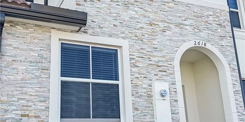 Homestead Townhome: 2618 SE 29th St