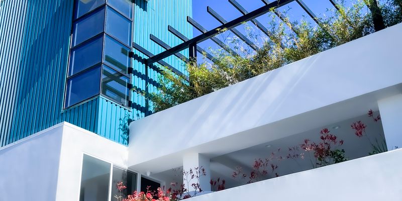 Los angeles Apartment: 1200 W 35th street