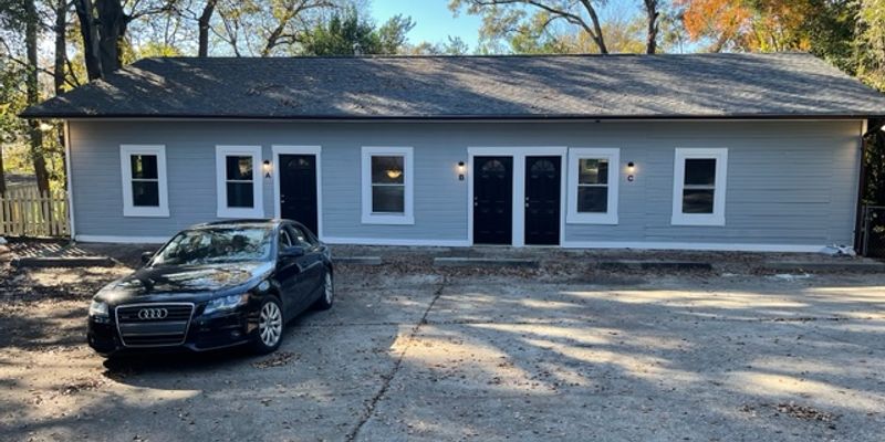 Columbus Apartment: 3405 12th Ave